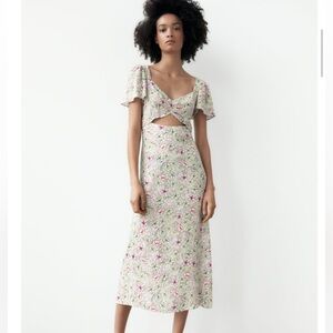 NWT Zara Floral Print dress with cutout